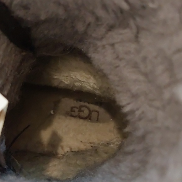 Ugg Adirondack II sheepwool inside leather and suede boots size 6.5 - Picture 10 of 16